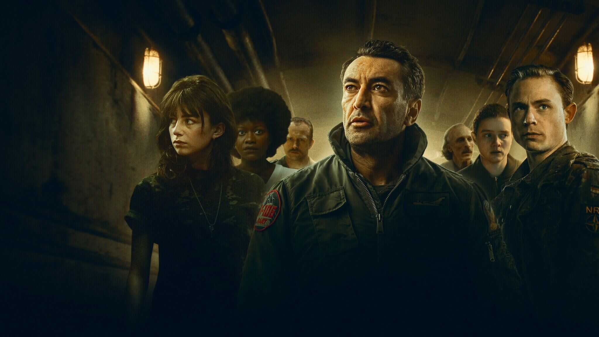 EN-  Into the Night (2020) 0
