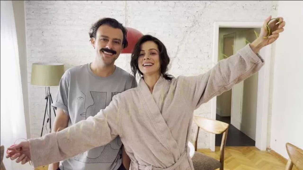 AR - مسلسل الاول والاخير 0