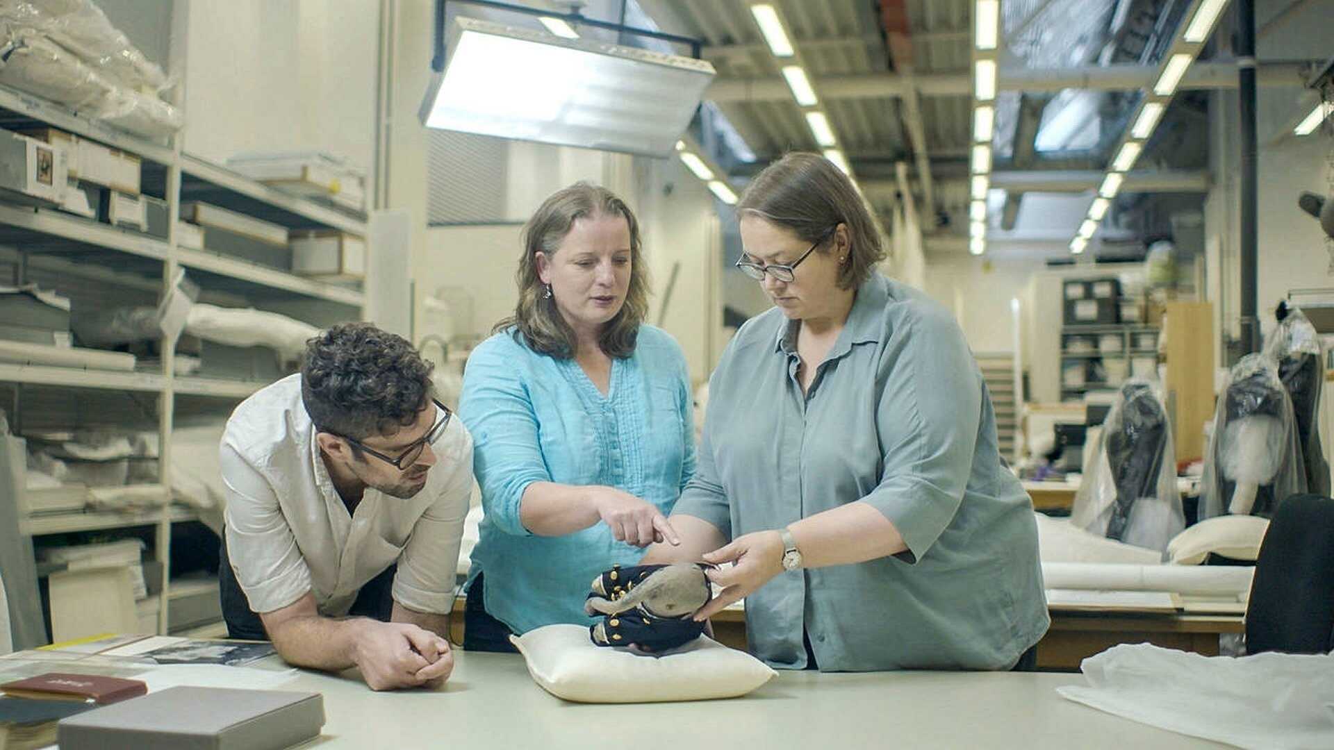 EN - Secrets of the Museum (2020) 0