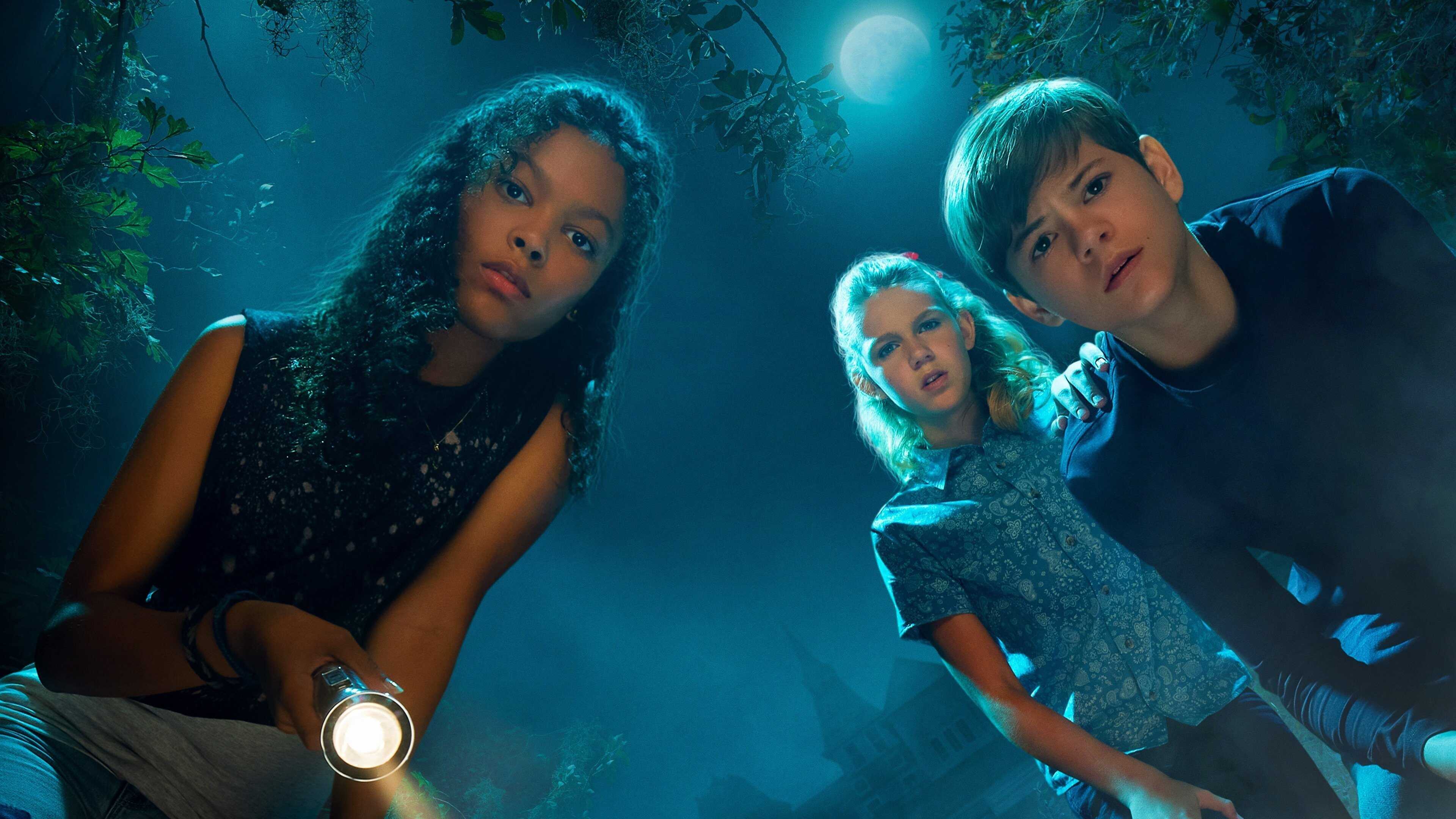 EN - Secrets Of Sulphur Springs (2021) 0