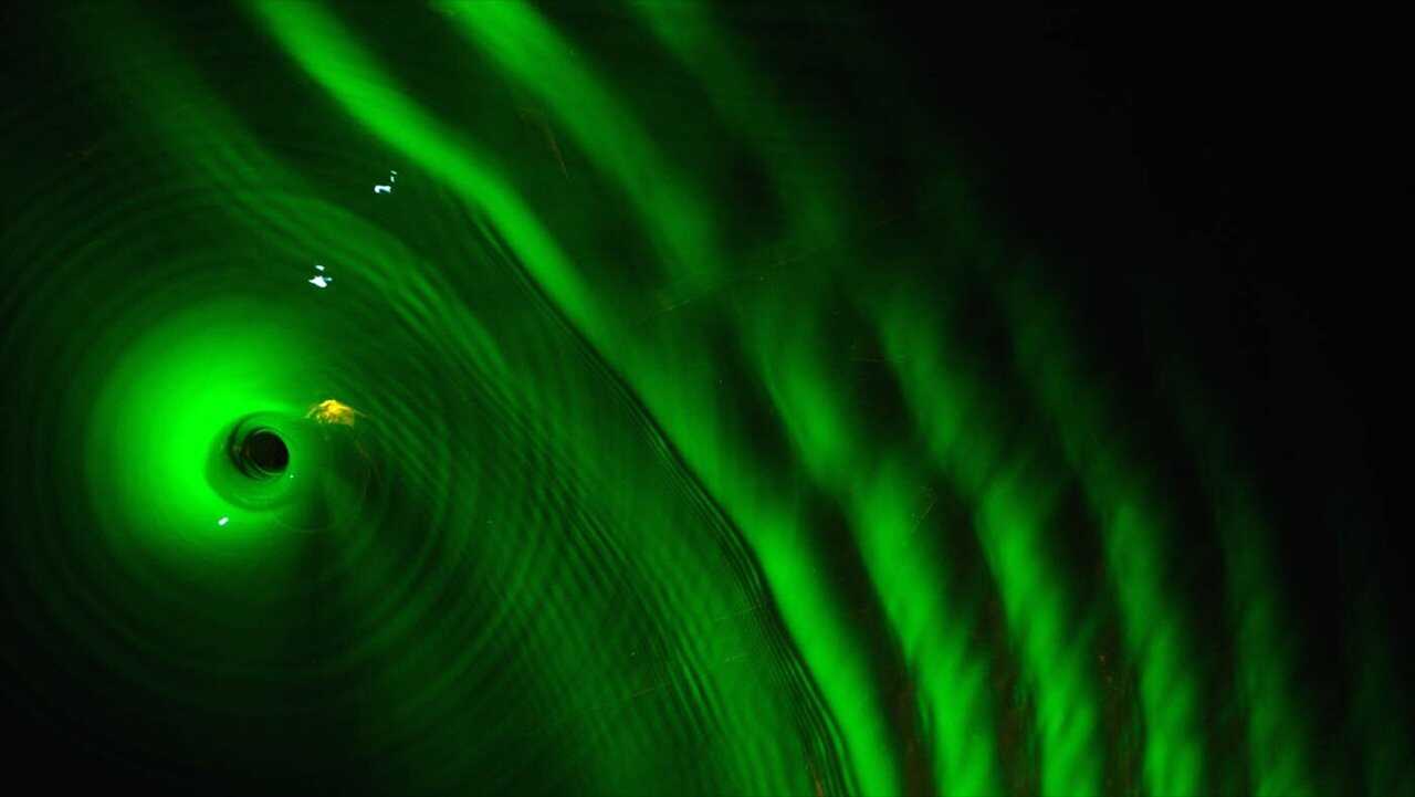 Black Holes: The Edge of All We Know 0