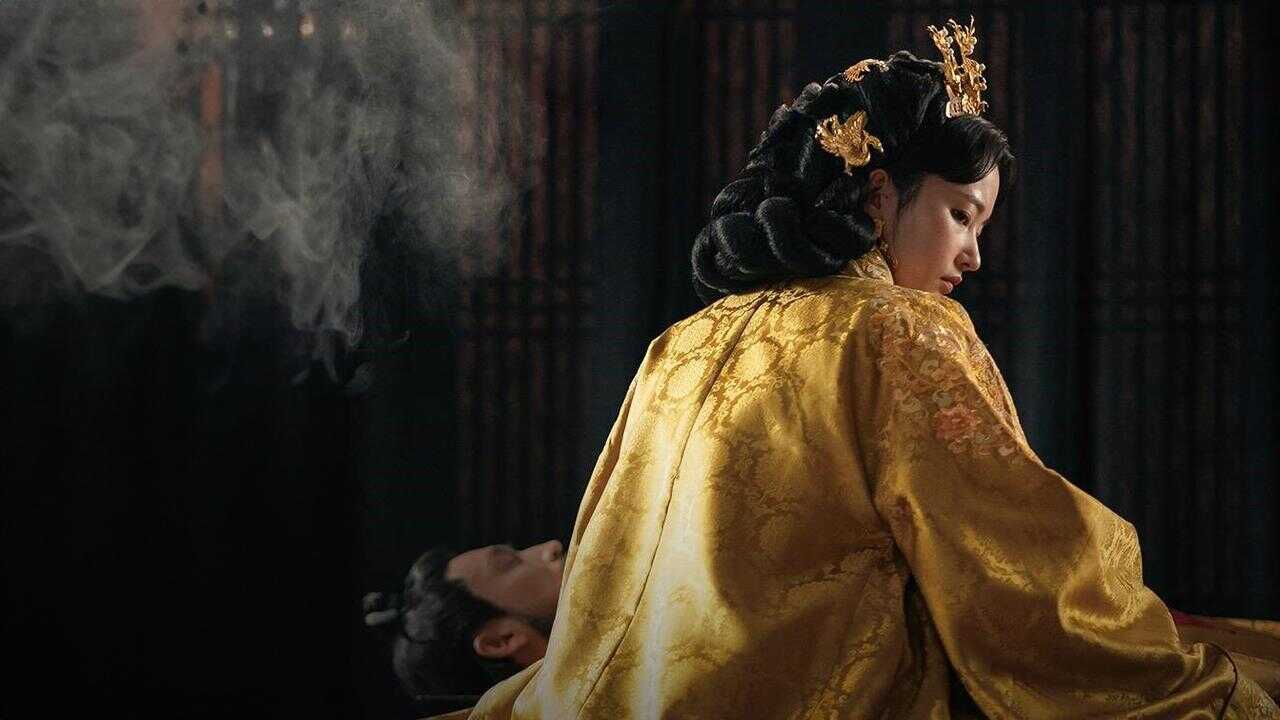 FR - Queen Woo (2024) 2