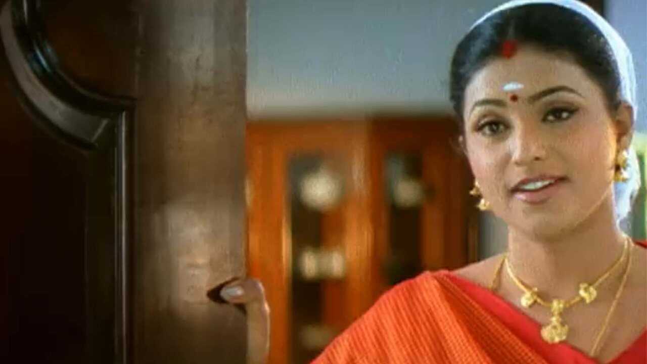 Super Kudumbam (2001) 0