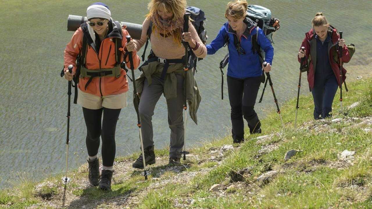 ES - Las senderistas (2023) 1