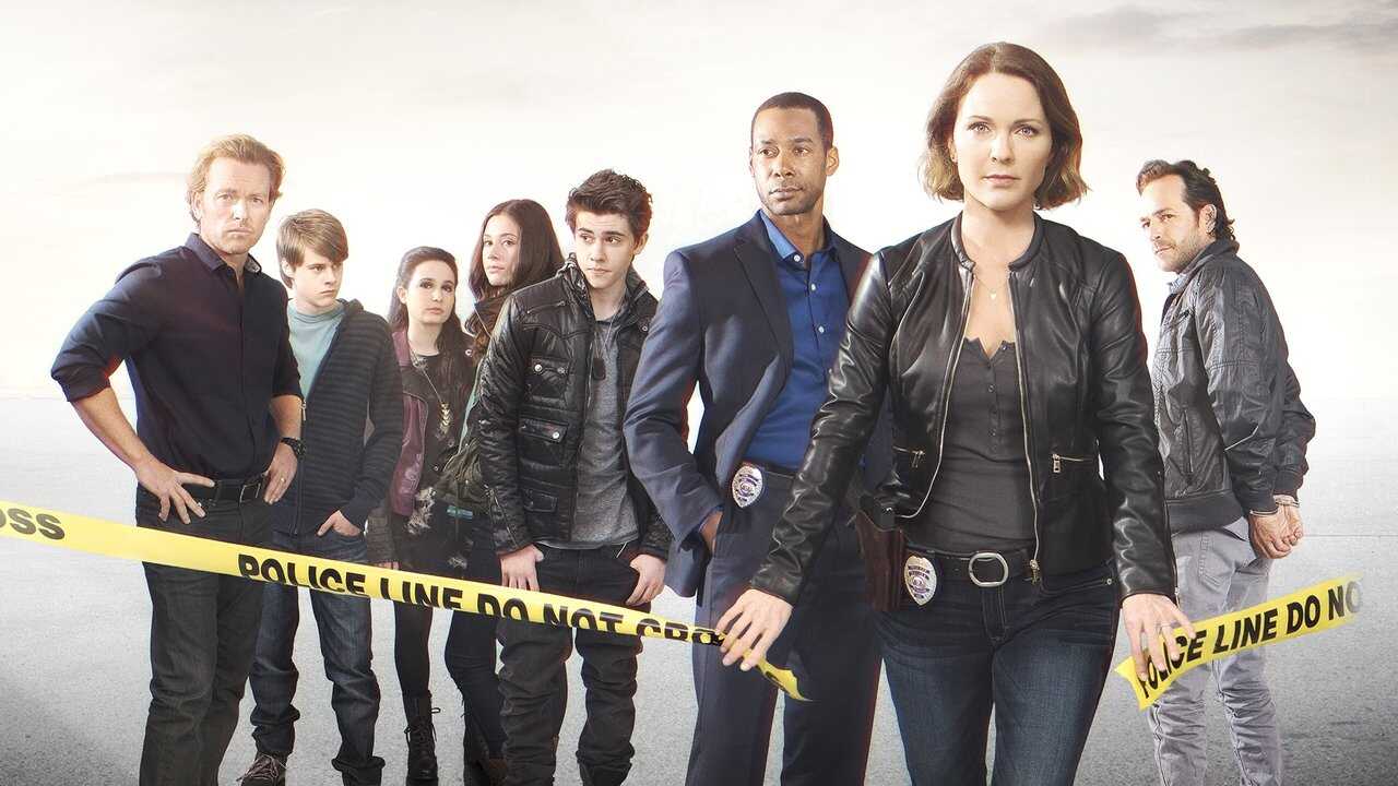 EN - Ties That Bind, Detective McLean (2015) 0