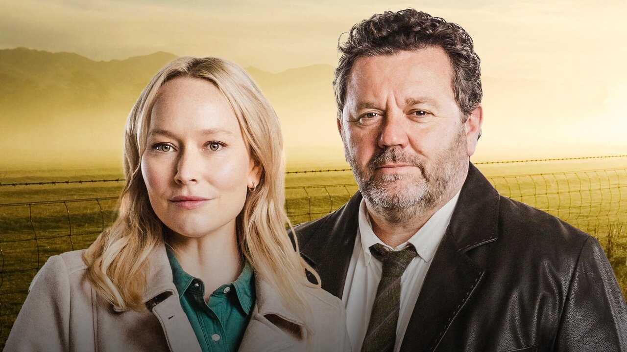 EN - The Brokenwood Mysteries (2014) 0