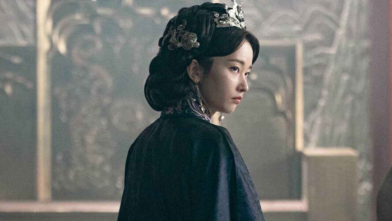 FR - Queen Woo (2024) 3