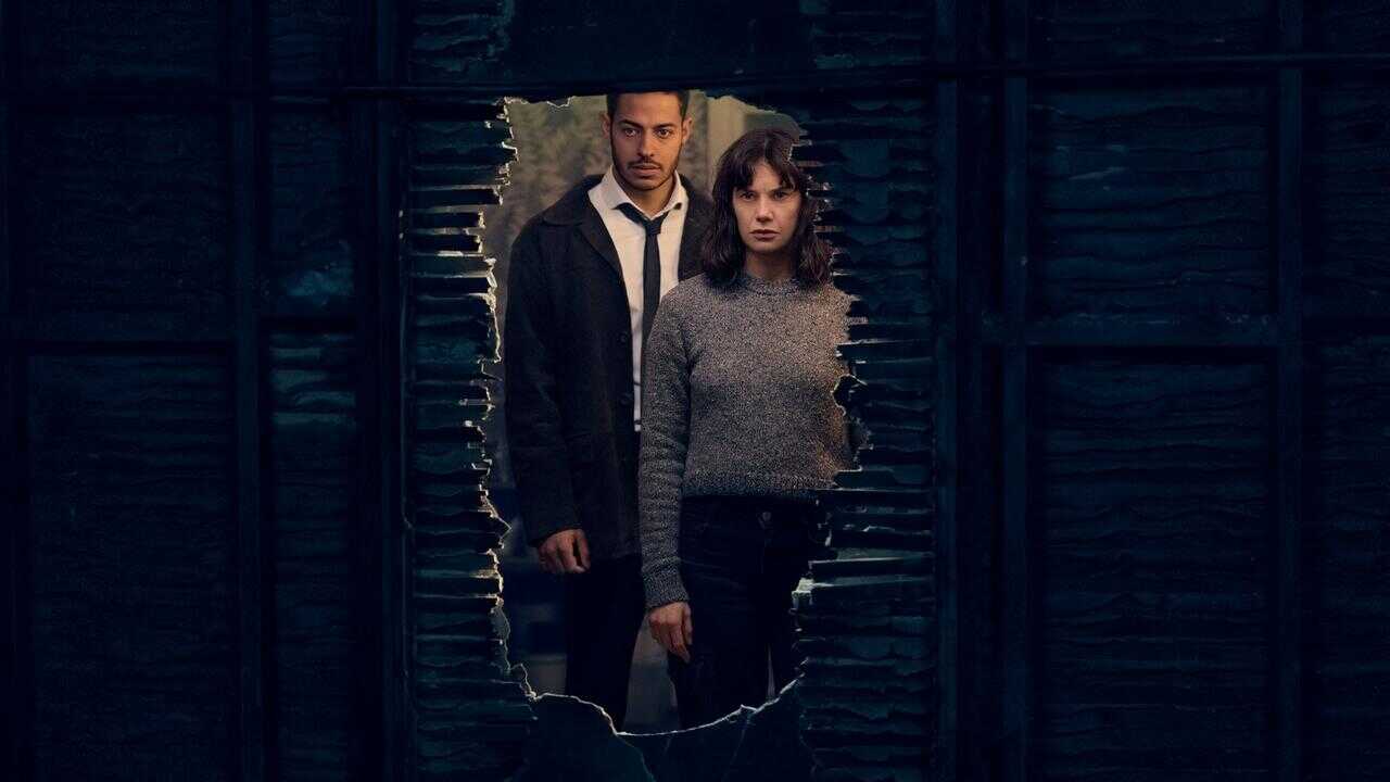 ES - La mujer en la pared 0