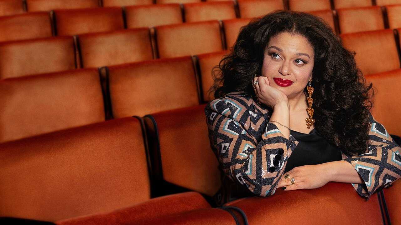 Michelle Buteau: A Buteau-ful Mind at Radio City Music Hall (2024) 0