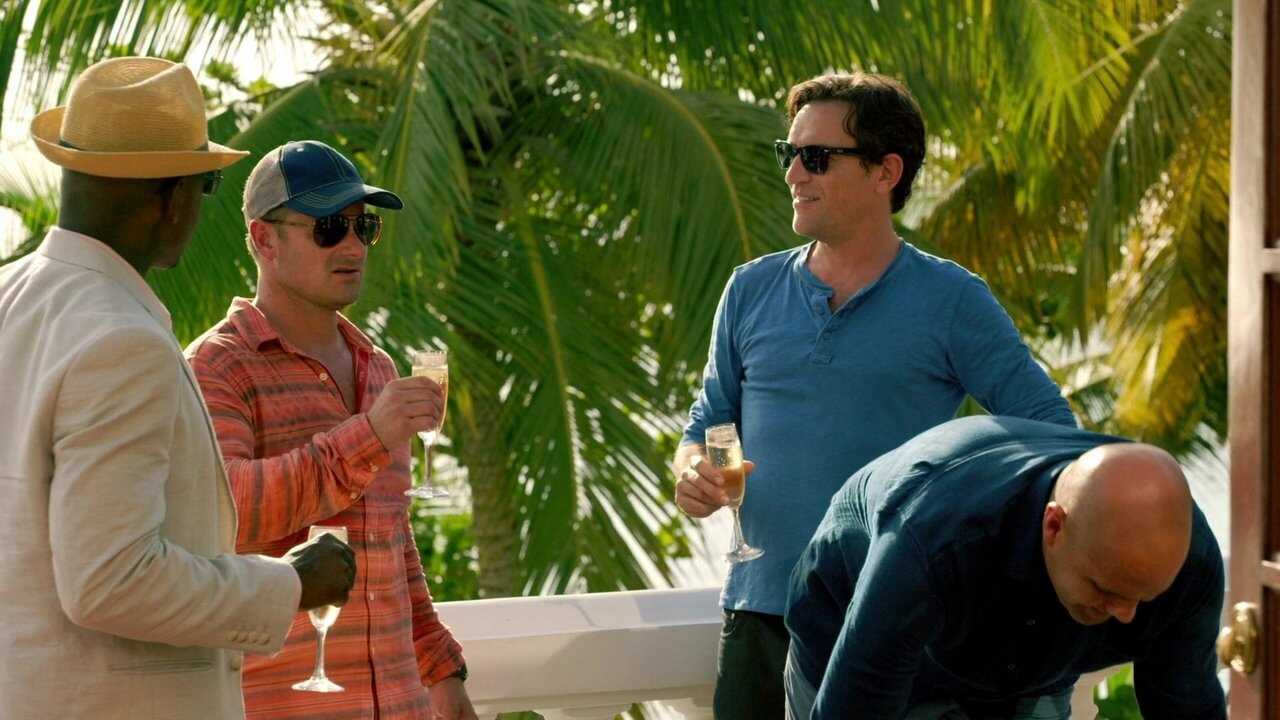 EX - Mad Dogs (2015) 1