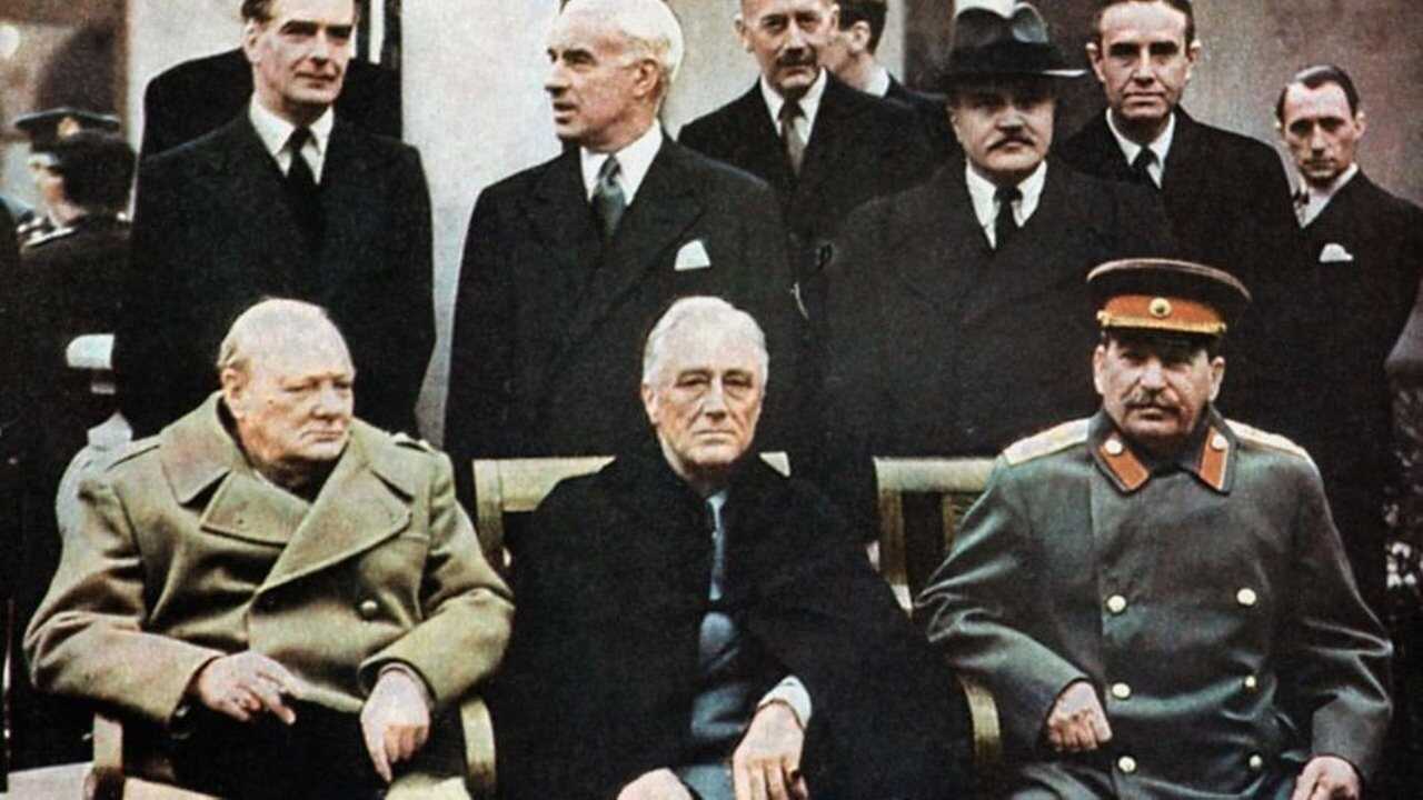 Churchill, Roosevelt et Staline - La route vers Yalta 0