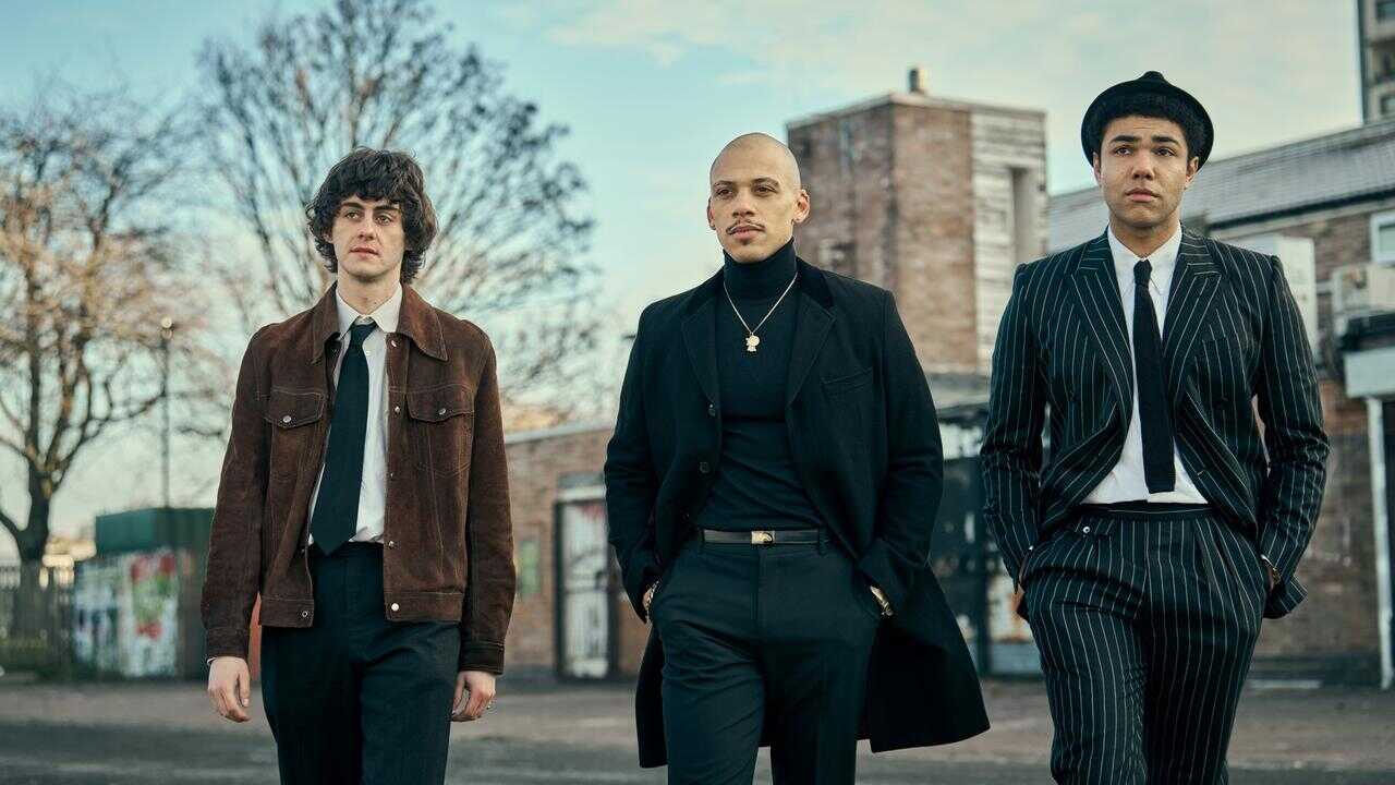 EN - This Town (2024) 0