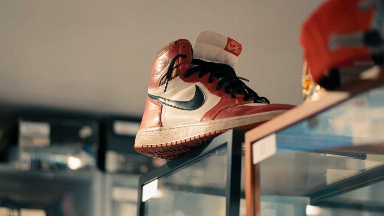 One Man and His Shoes 0
