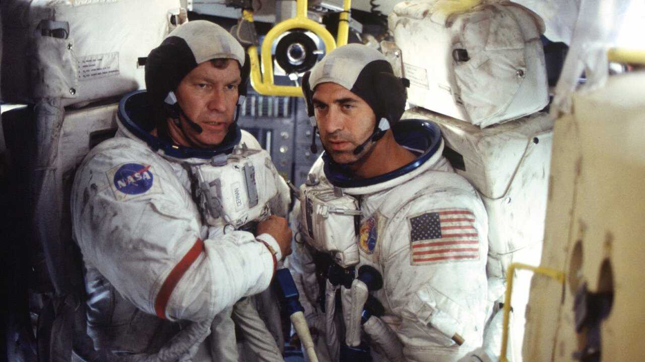 EX - From the Earth to the Moon (1998) 2