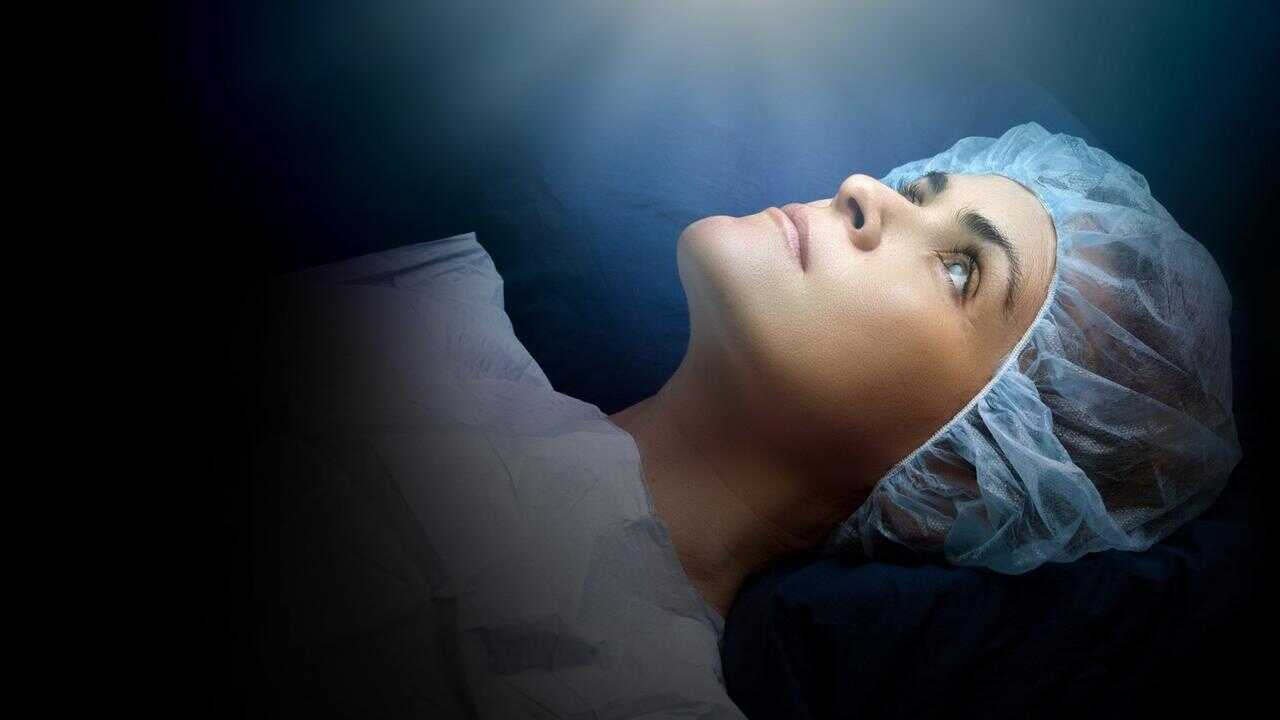 EN - Awake Surgery (2022) 0