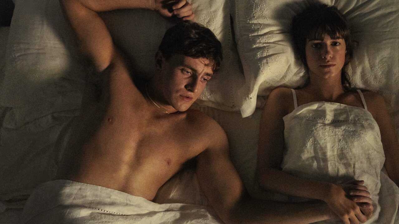 AR - Normal People (2020) 1