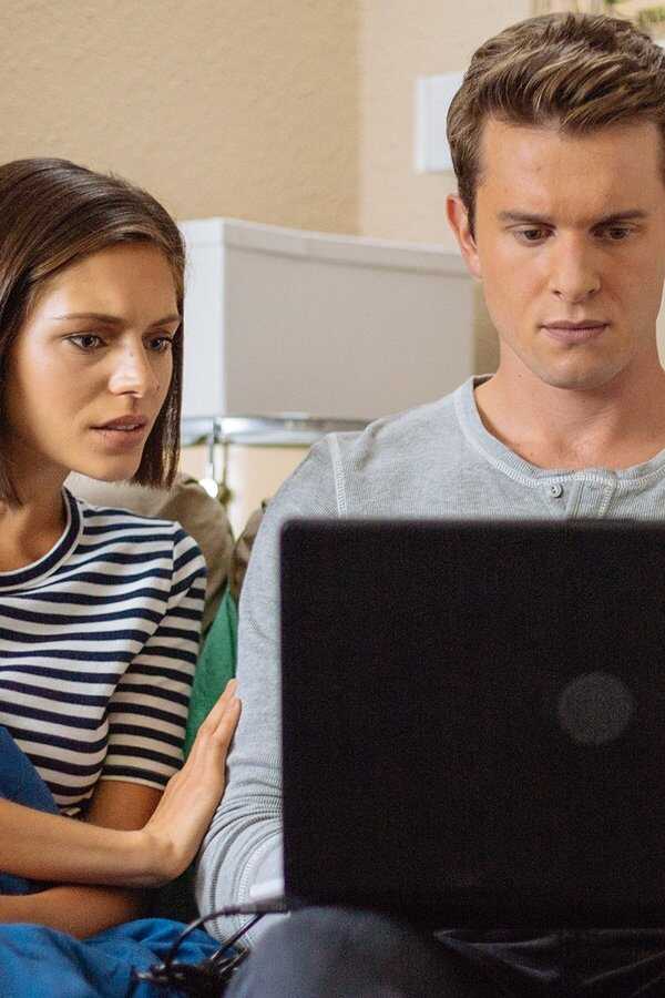 Étudiante le jour, escort la nuit (2019) 0