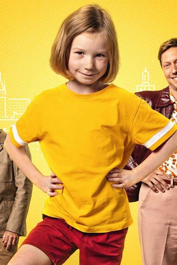 Mini-Zlatan and Uncle Darling (2022) 0
