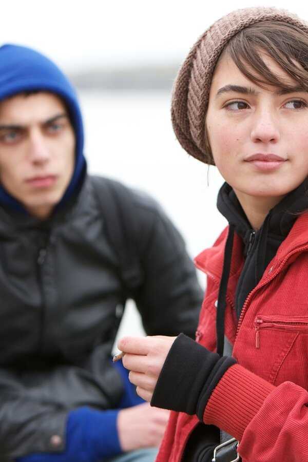 Avé (2012) 0