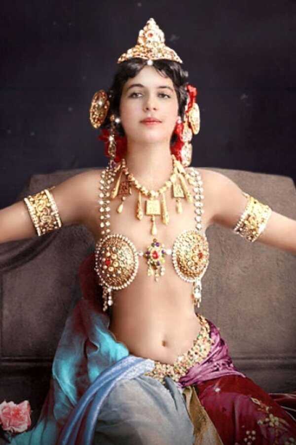 Mata Hari: The Naked Spy (2017) 0