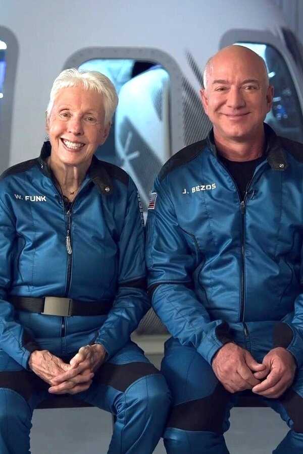 Space Titans: Musk, Bezos Branson (2021) 0